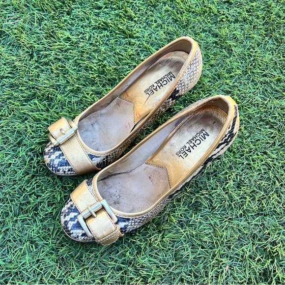 ❣️SALE❣MK Michael Kors Women’s Snake Skin Leather Heels Shoes - Picture 2 of 8